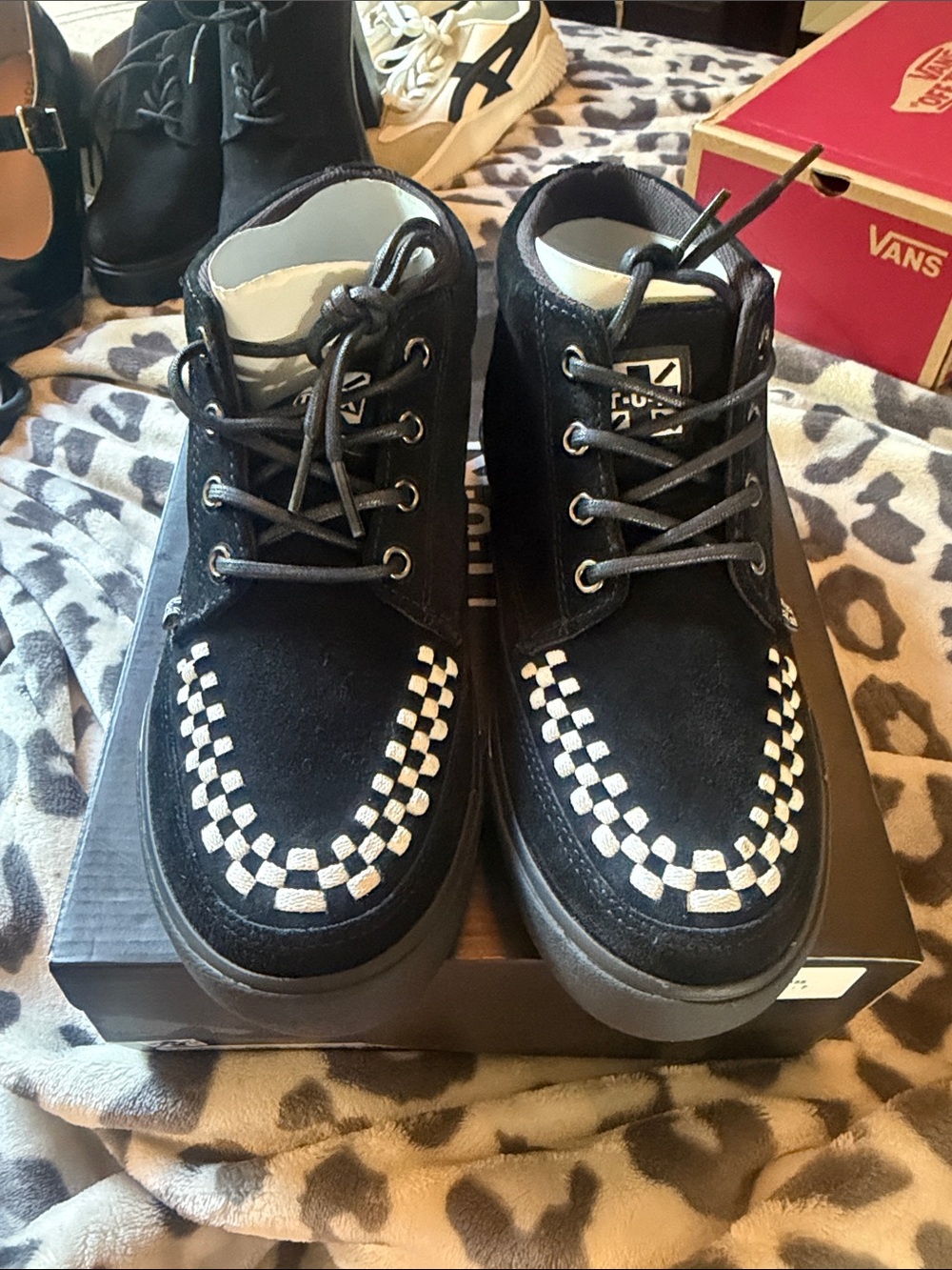 T.U.K. Pirate Creeper Sneakers Black Suede Skull Women’s 9 Men’s 7 A3155